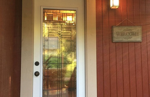 Shasta Cabin | Little Red House Cute, Cozy, Rustic Home in Historic ShastanWhiskeytown Lake