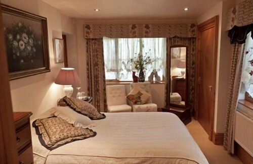 Tenby Bed & Breakfast | Little Red Rooster Rest and Spa