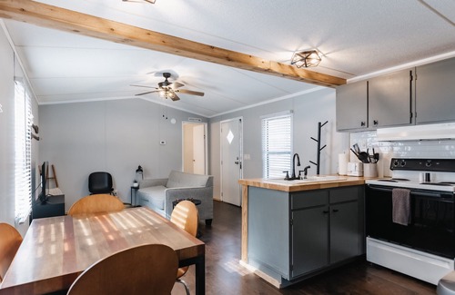 Walland Cottage | Little River Cottage, Pavilion, & Outdoor Paradise