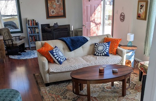 Elkton Cottage | Little River Cottage - Tiny Beach for Enjoying and Welcoming Backyard Retreat