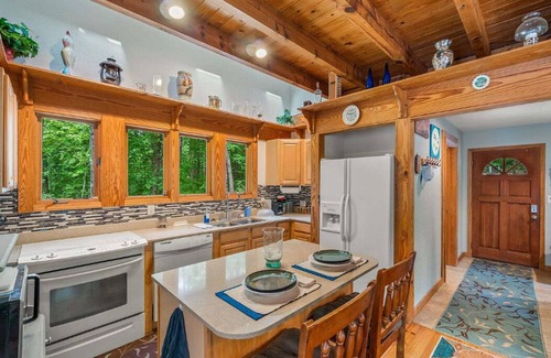 Cedar Bluff Cabin | Little River Lodge in Fort Payne/Dogtown