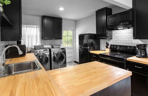 Jacksonville House | Little Rock Air Force Base Tiny House-Pet Friendly!