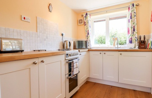 Beaworthy Cottage | LITTLE ROWAN AT ROWAN PARK FARM, pet friendly in Ashwater