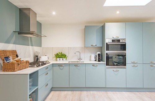 Maidstone Cottage | Little Seven Oaks by Bloom Stays - sleeps 2 guests in 1 bedroom