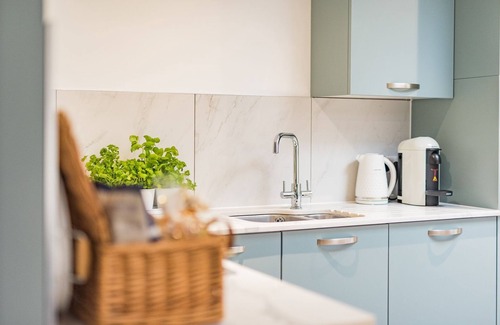 Maidstone Cottage | Little Seven Oaks by Bloom Stays - sleeps 2 guests in 1 bedroom