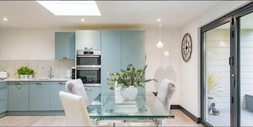 Maidstone House | Little Seven Oaks