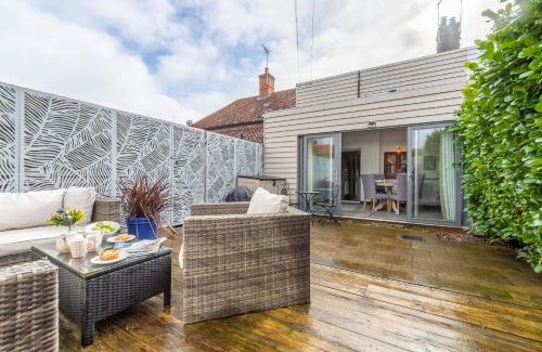 Hunstanton House | Little Star