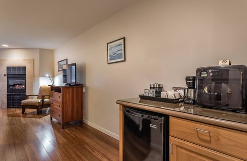 San Simeon Hotel | Little Sur Inn