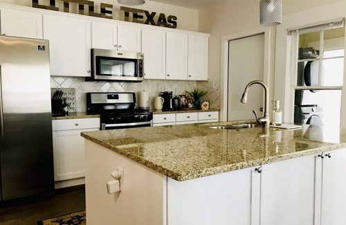 Tobin Hill House | Little Texas by the Pearl Brewery; A Historic Place to Relax and Hang Your Spurs