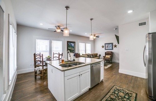 Tobin Hill House | Little Texas by the Pearl Brewery; A Historic Place to Relax and Hang Your Spurs