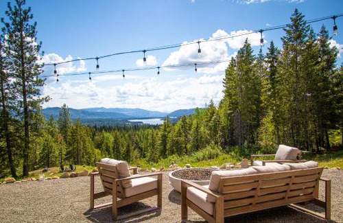 Sandpoint House | Little Tooth Retreat - Big Cabin
