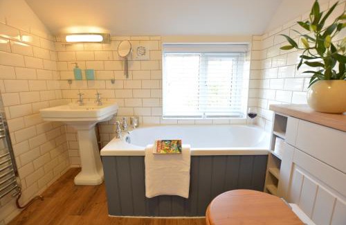 Melton House | Little Turnpike Cottage, Melton