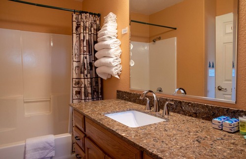 Mariposa Bed & Breakfast | Little Valley Inn