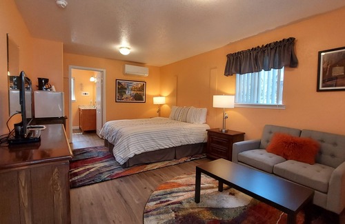 Mariposa Bed & Breakfast | Little Valley Inn