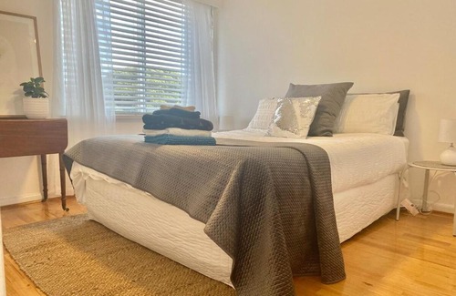 Ascot Vale Apartment | Little Vella