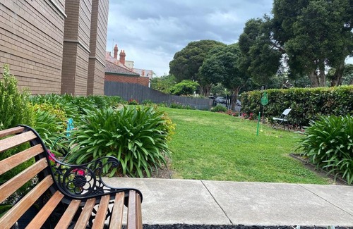Ascot Vale Apartment | Little Vella