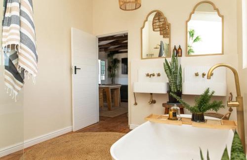 Westcliff Apartment | Little Villa by Ideas Cartel