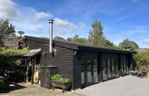 Chillington Cabin | Little Well, Slapton (2 acres, dogs welcome).