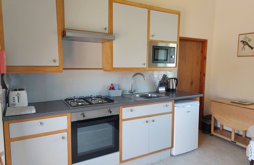 Loxton Cottage | LITTLE WHARF, pet friendly, character holiday cottage in Bleadon