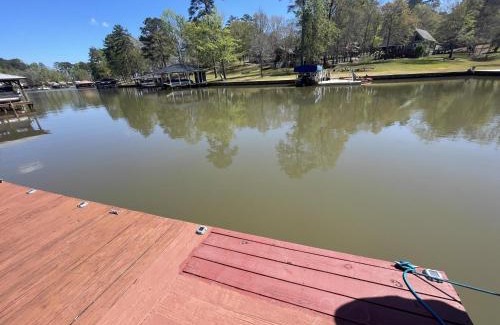 Milledgeville House | Liv at The Lake - Sinclair