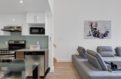 Downtown Montreal Apartment | LiV MTL Downtown-403 Spacious Duplex + Mezzanine