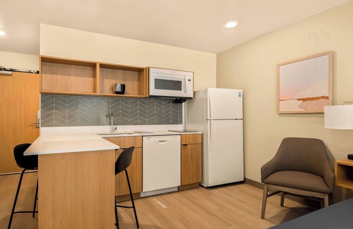 Westside Hotel | LivAway Suites- Missoula