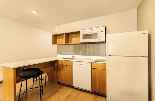Draper Hotel | LivAway Suites Salt Lake City-Draper