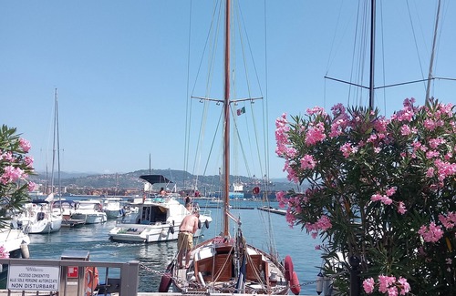 La Spezia Boat Rental | Live a unique experience of sleeping on a sailboat, or take a boat tour