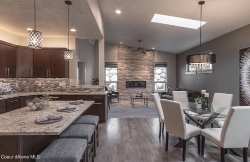 Coeur d'Alene House | Live and Play in Coeur d Alene! Excellent location to downtown and recreation