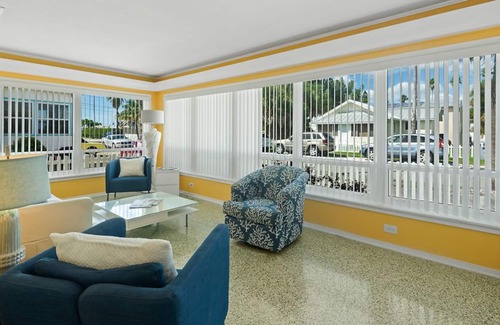 Pass-a-Grille House | Live in Sunshine; Swim in the Sea . . .