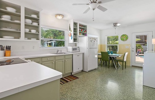 Pass-a-Grille House | Live in Sunshine; Swim in the Sea . . .