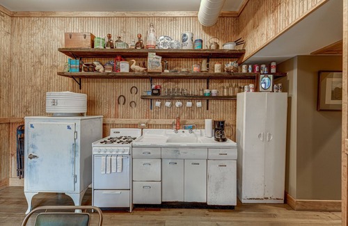Wicker Park Apartment | Live Like a Local at the Beachwood Inn! Private Balcony Overlooking One of Chicago's Best New Restaurants by AllSet Turnover