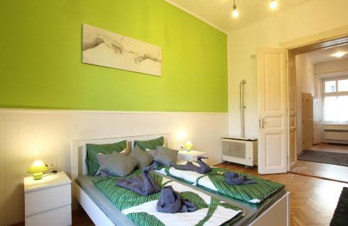 Csarnok negyed Apartment | Live like a Local in an old Historic House