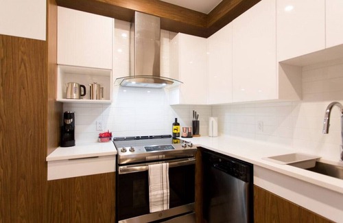 Mile End Apartment | Live Like a Local in this Superb Loft by Denstays