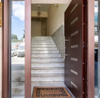 Petralona Apartment | Live like an Athenian!