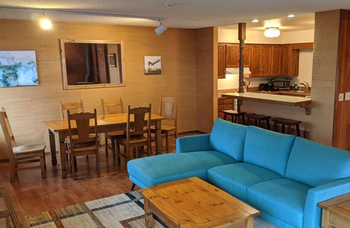 Wallace House | Live like an Executive & sleep like a King