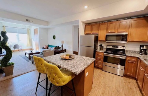 Grandville Apartment | Live Like Royalty! Grand Castle Apt Near Attractions