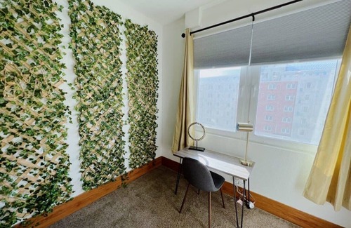 Grandville Apartment | Live Like Royalty! Grand Castle Apt Near Attractions