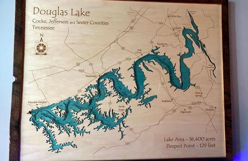 Dandridge Ski Chalet | Live Luv Lake, Hot Tub, Private Boat Dock, WIFI,685 FREE tickets each paid day