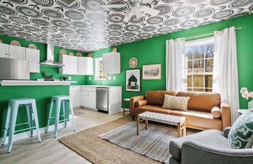 Riverland Terrace House | Live Oak Loft | Riverland Terrace 1BR Getaway!