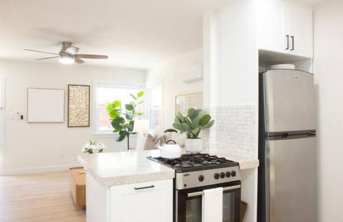 Del Mar House | Live the Beach Life in a Quaint Shell Cottage