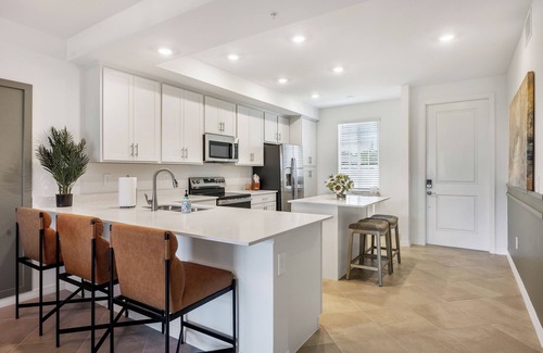 Venice Condo | Live the FL Country Club Life - UNLIMITED GOLF - 3min drive to ATL BRAVES