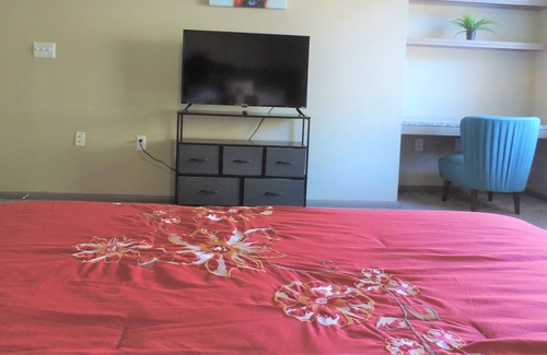 Grogan's Mill Apartment | Lively and Exuberant Comfort Apartment in The Woodlands