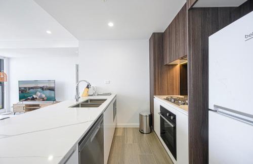 Liverpool Apartment | Liverpool 2Br City View with Free Parking
