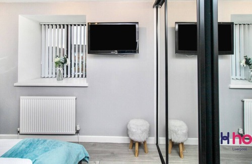 Liverpool House | Liverpool Family Home | Parking | Near Hospital