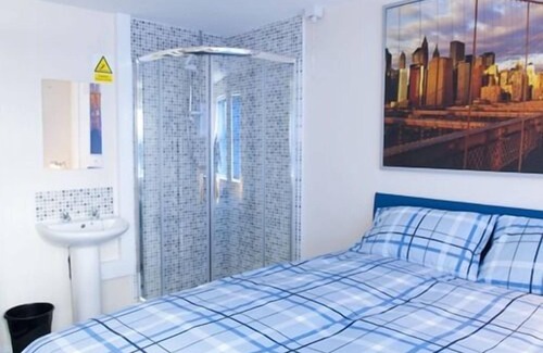 Liverpool Bed & Breakfast | Liverpool Gateway Inn