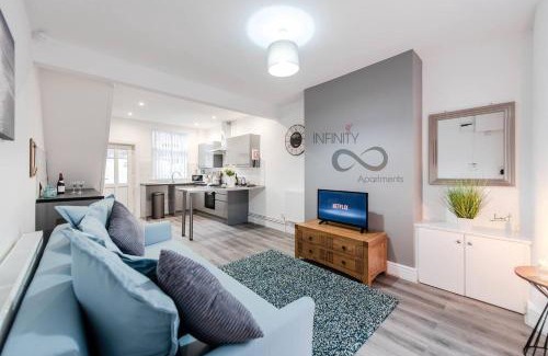 Anfield House | Liverpool Harrow Road Sleeps 6- Infinity Apartment