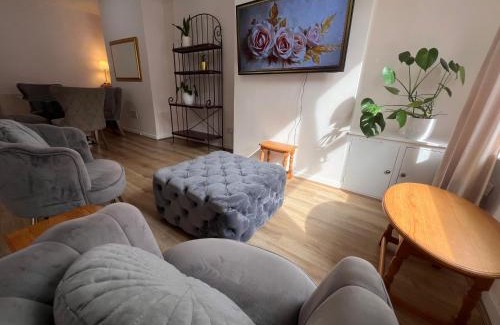 Liverpool House | Liverpool Rose House Stylish 3 Bed Near Anfield and Goodison Park