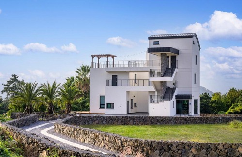 Hallim House | Liverpool & Spa