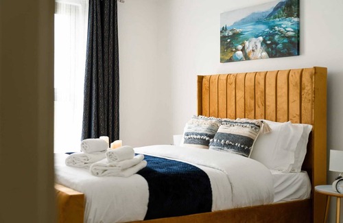 George Green Apartment | Livestay Modern One Bed Apartment with Parking